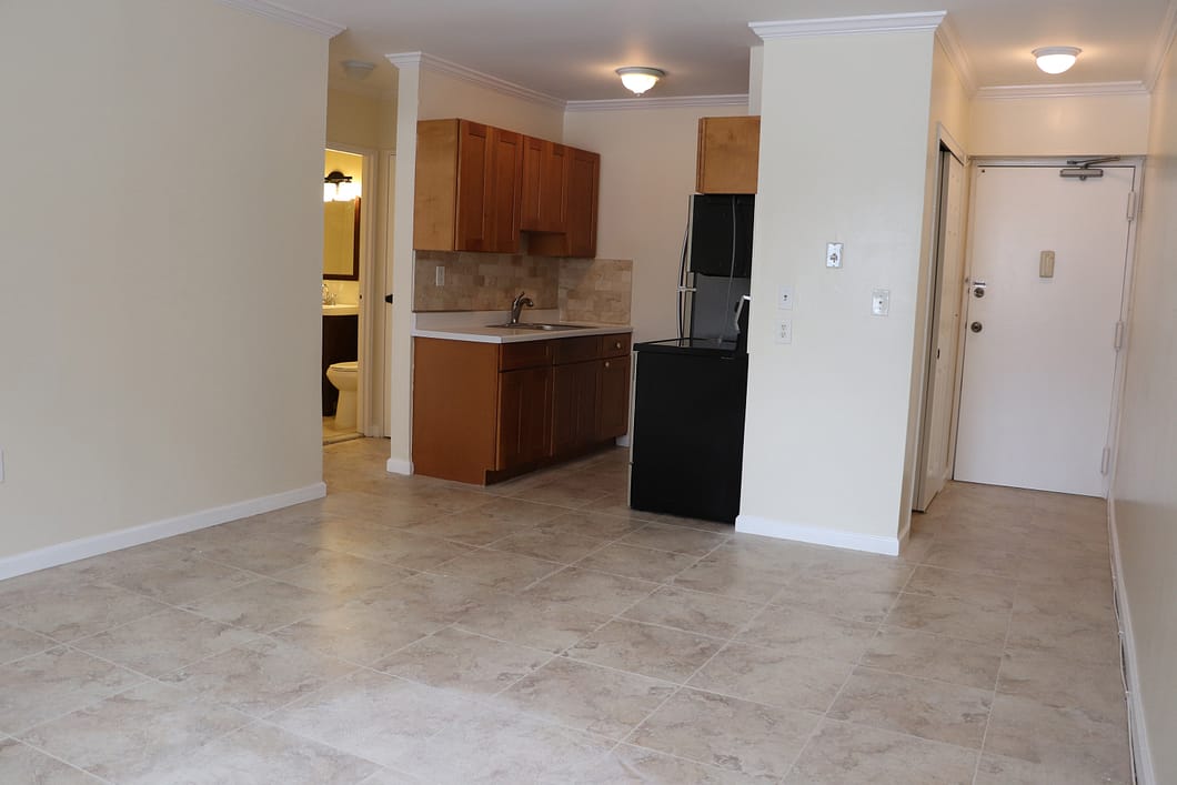245 Anderson St 1H Hackensack NJ 07601 Presented for Rent by the Gibbons Team www.gibbonsteam.net